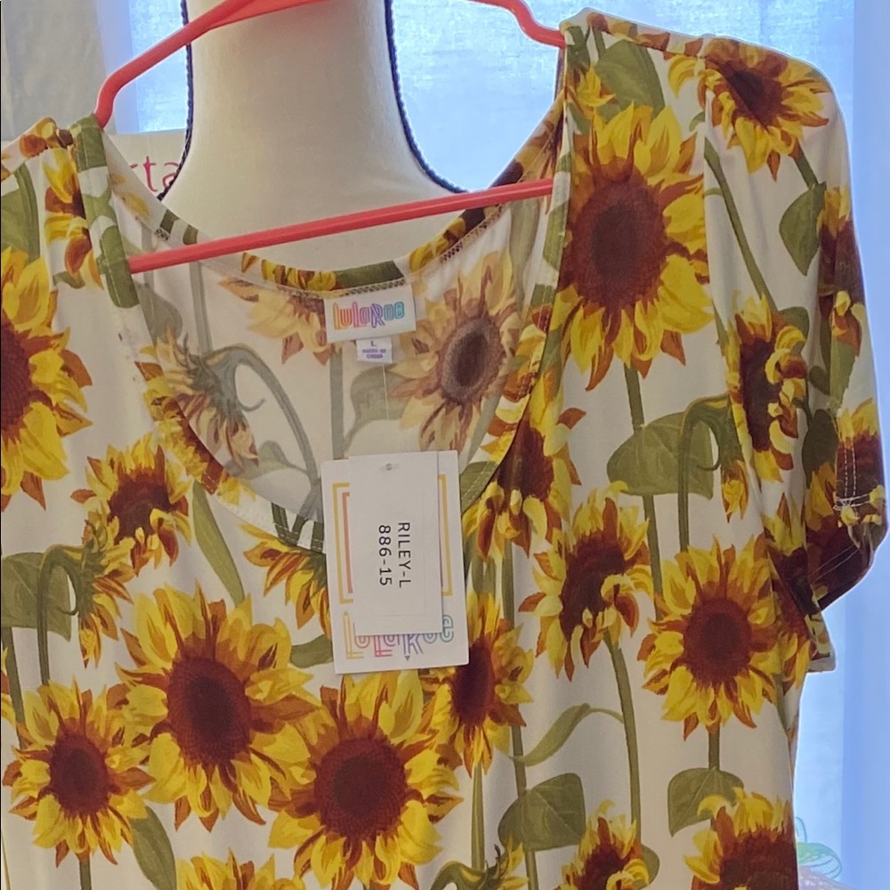 MAJOR🦄ALERT!!  LuLaRoe L Riley